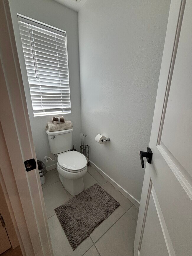 Building Photo - 23406 W Winslow Ave