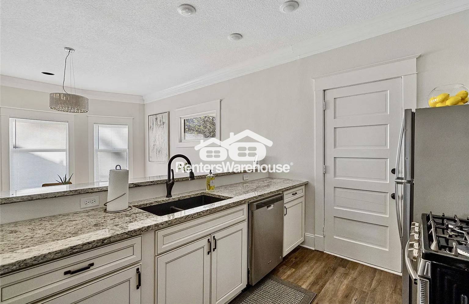 Building Photo - 544 36th St