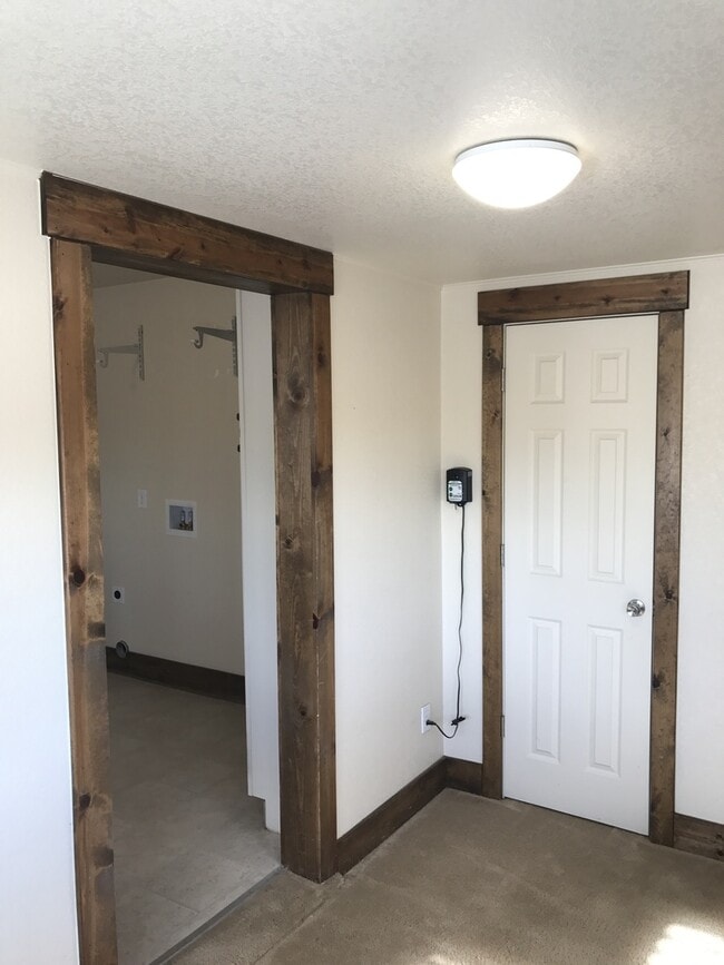 Building Photo - Charming remodeled 1 bedroom home in Windsor