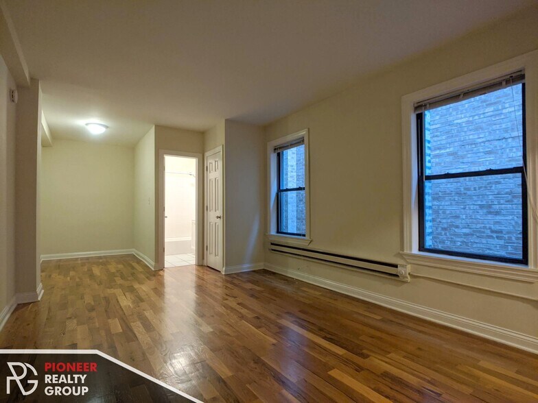Primary Photo - 1350 N Dearborn St