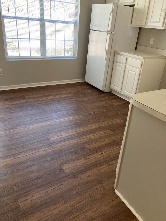 Building Photo - 240 Jacobs Way