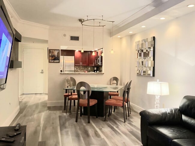 Building Photo - 3020 NE 32nd Ave