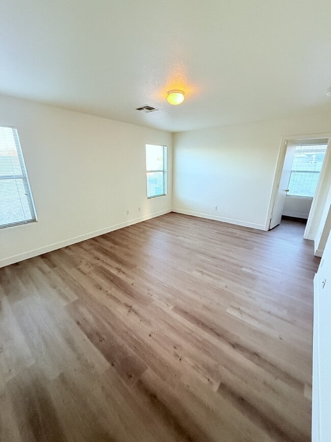 Building Photo - 26807 N 31st Dr