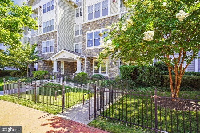 Building Photo - 12824 Clarksburg Square Rd