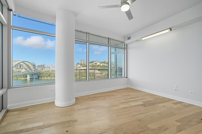 Building Photo - 400 Riverboat Row St