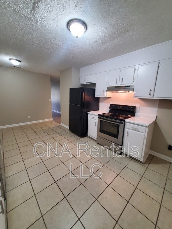 Building Photo - 245 Kimberly Way SW