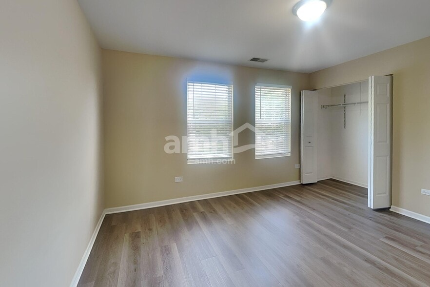 Building Photo - 1437 White Pine Ln