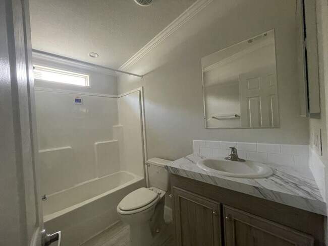 Building Photo - 13048 Orange Ave