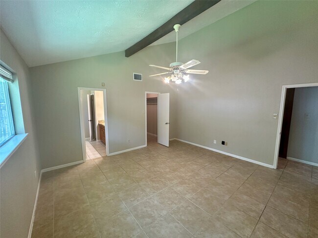 Building Photo - 2711 Colony Dr