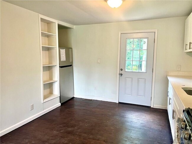 Building Photo - 3036 US-6