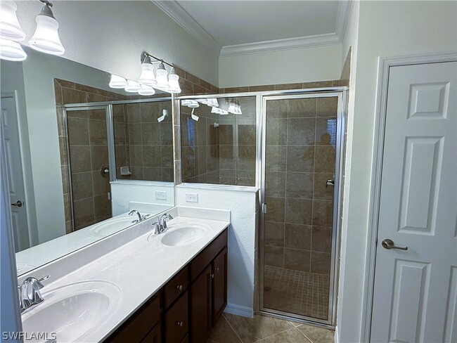 Building Photo - 9169 Glenforest Dr