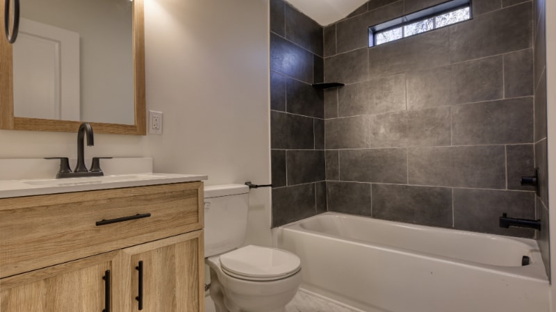 Building Photo - 11 N McLin St SW