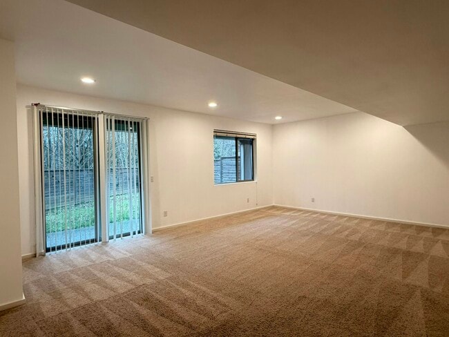 Building Photo - 18707 107th Ave SE