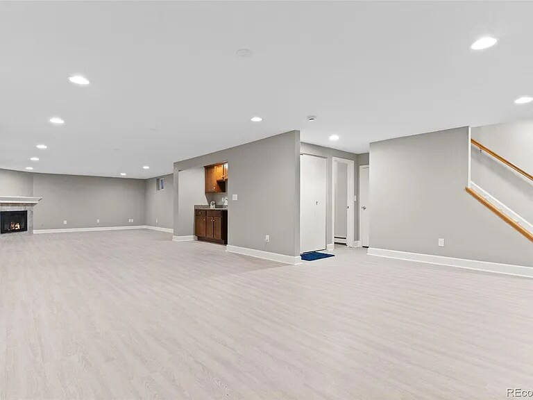 Building Photo - 9156 E Stanford Pl