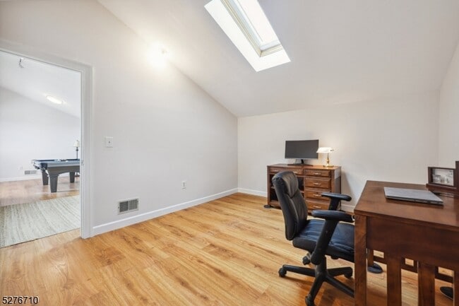 Building Photo - 41 Mt Kemble Ave