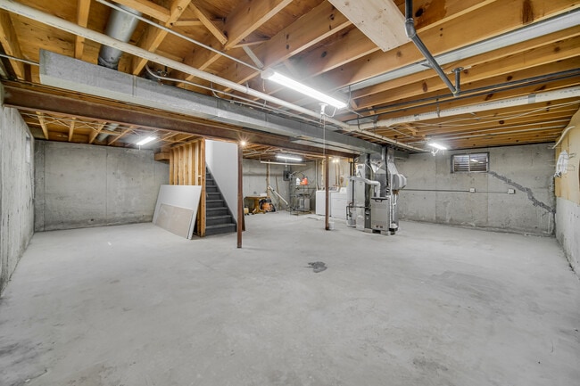 Building Photo - 6386 Kindling Ct