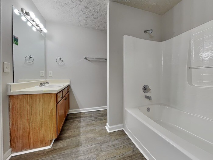 Building Photo - 4145 Riverbank Ct