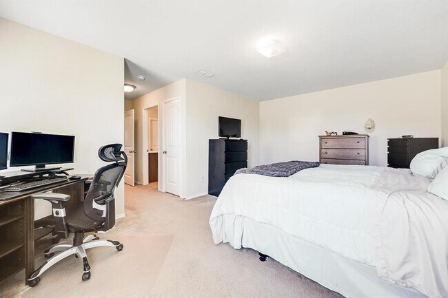 Building Photo - 712 Whitemarsh Dr