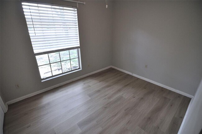 Building Photo - 602 Timbergrove Ct