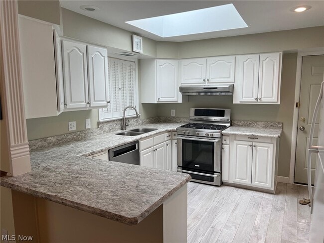 Building Photo - 9130 Cain Dr NE