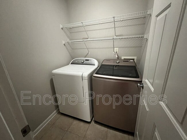 Building Photo - 4504 Bay Point Dr