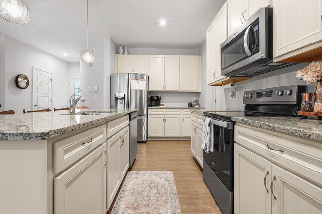 Building Photo - 624 Morven Park Dr