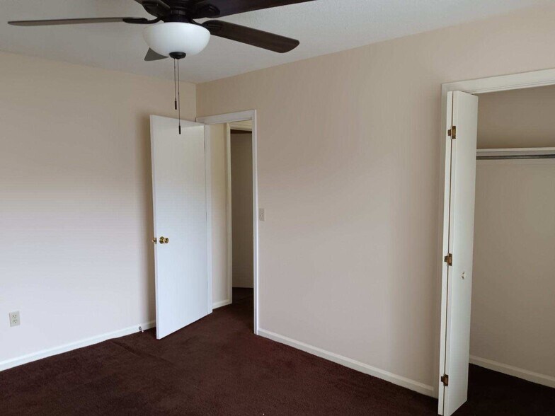 Bedroom 1 - 4725 Bayfield Dr