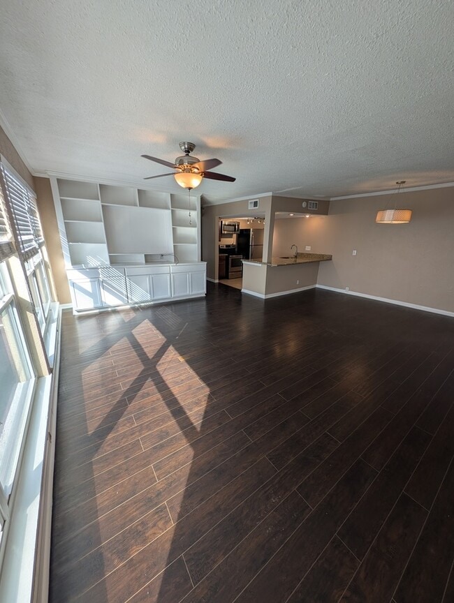 Building Photo - 2503 McCue Rd