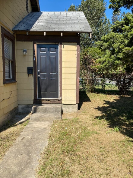 Building Photo - 164 S 36th West Ave