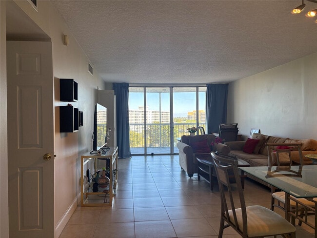 Building Photo - 2940 N Course Dr