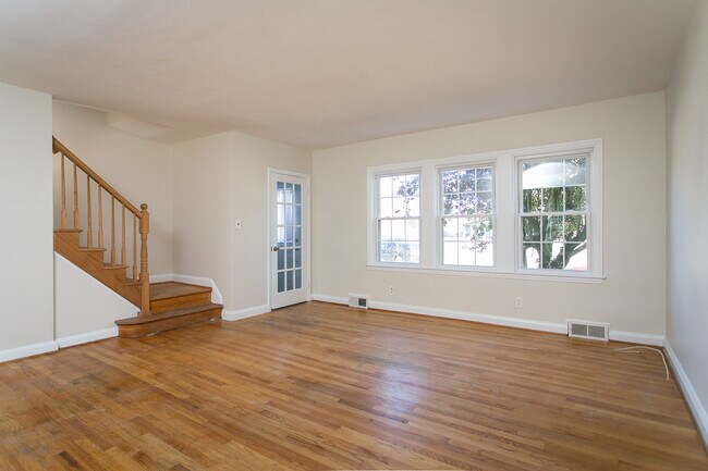 Building Photo - 1715 Glen Ridge Road