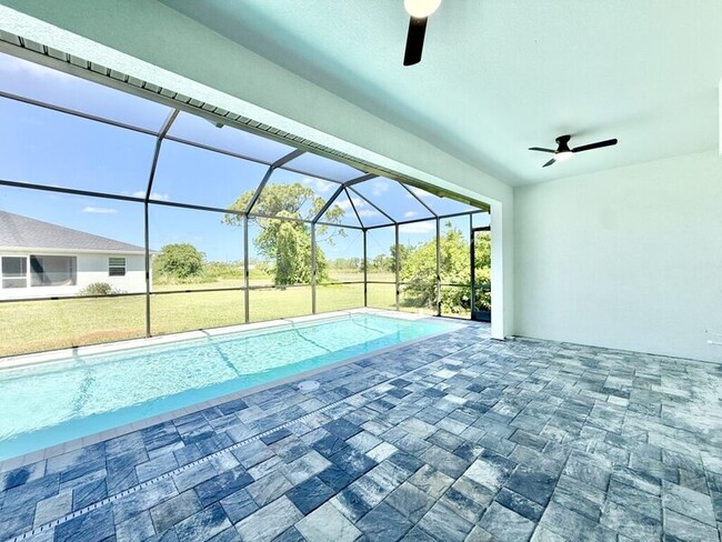 Building Photo - 20 Coxswain Dr