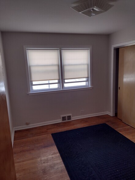 Smallest bedroom - 5617 N Christiana Ave