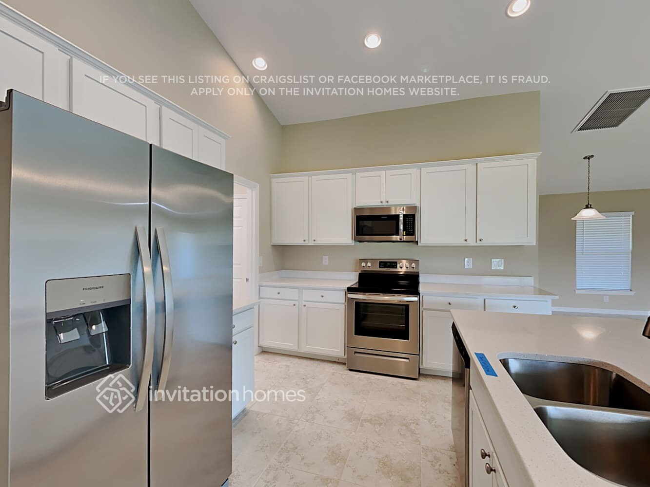 Building Photo - 311 Tandil St