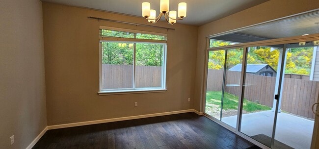 Building Photo - Two-Story Bremerton Home