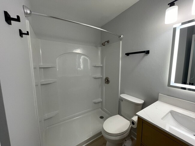 Building Photo - Three Bedroom Home in Portage