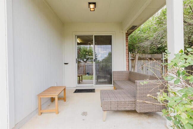 Building Photo - 1409 Molson Lake Dr