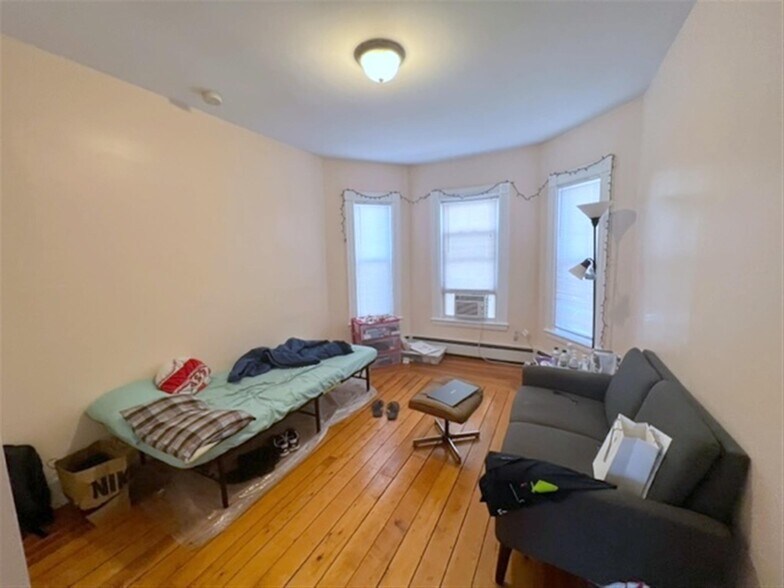 Building Photo - 17 Cutter Ave