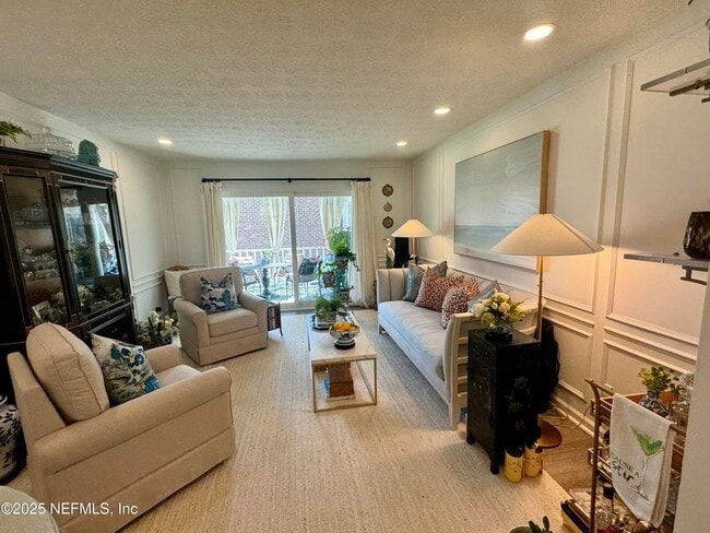 Building Photo - 4358 Timuquana Rd