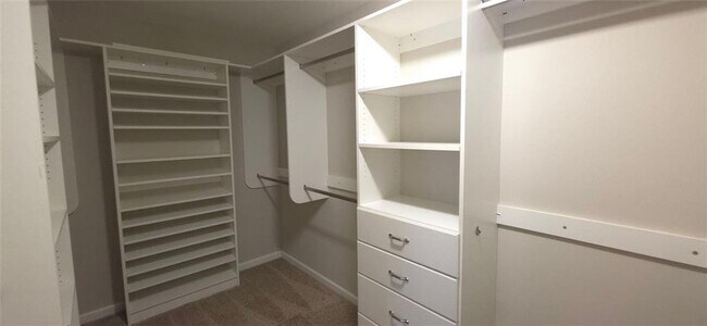 Building Photo - 3425 Fernview Dr