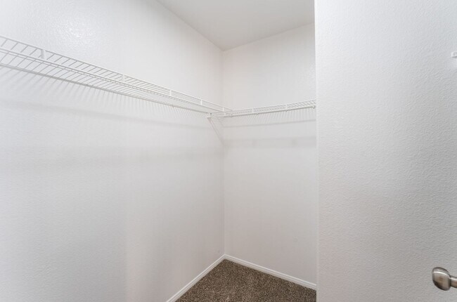 Building Photo - Modern Elegance Meets Spacious Comfort in a Unique Layout!