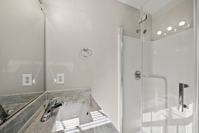 Building Photo - 205 Tonylee Ct