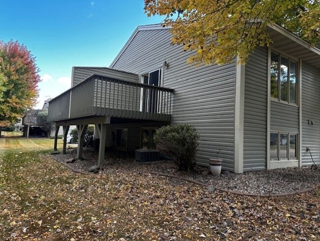Building Photo - Your Updated & Cozy Savage Retreat. Available 8/1!