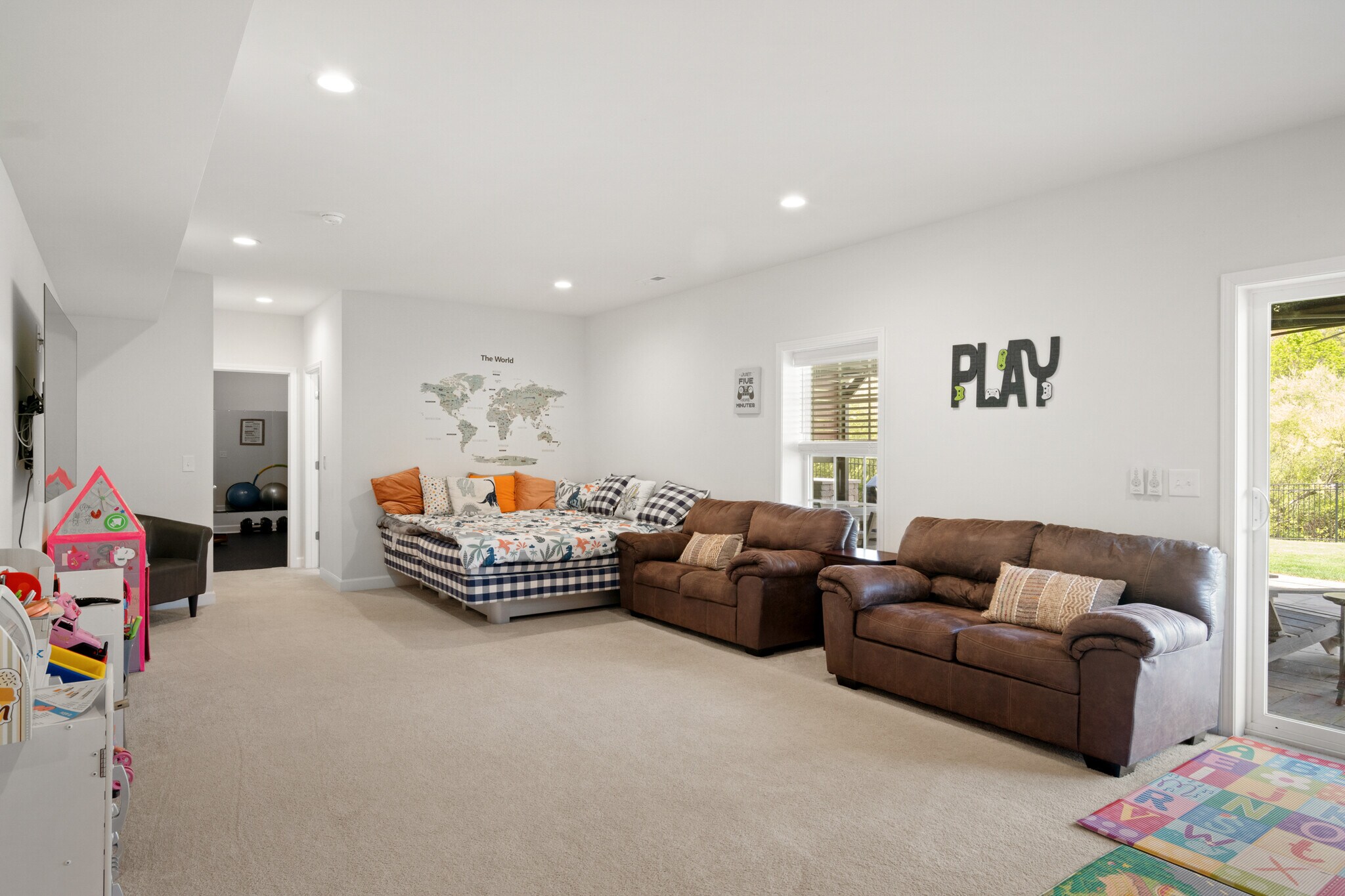 Building Photo - 840 Jefferson Cir