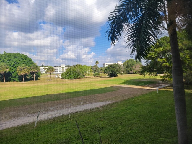 Building Photo - 2671 S Course Dr