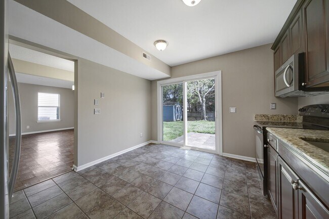 Building Photo - Wonderful Three Bed Two and a Half Bath Ho...