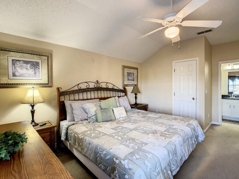 Building Photo - 2041 Morning Star Dr