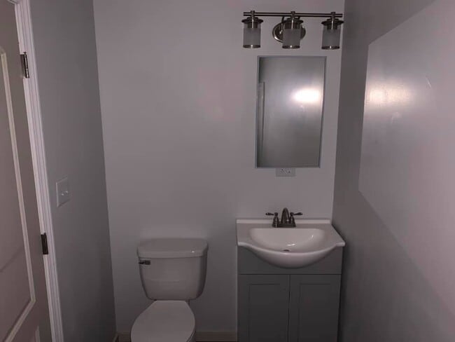 Building Photo - Laurel Flats LLC.