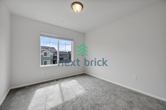 Building Photo - 909 Wyndham Pl