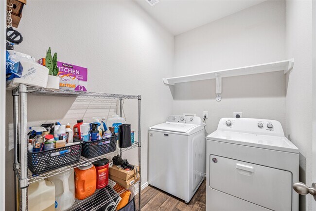 Building Photo - 22627 Petrizzi Ln